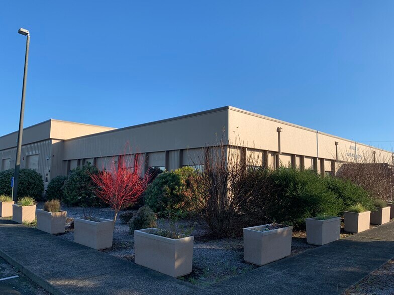 More Photos Of 4610 3rd St, Tillamook Light Distribution For Lease