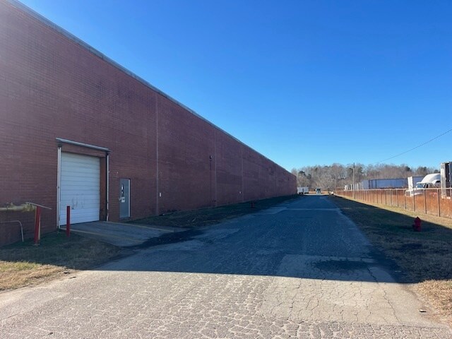 More Photos Of 300 Broyhill Rd, Rutherfordton Industrial For Lease