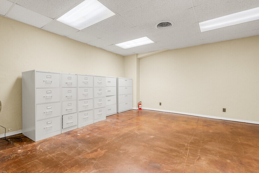 More Photos Of 101 S Main St, Quitman Office For Sale