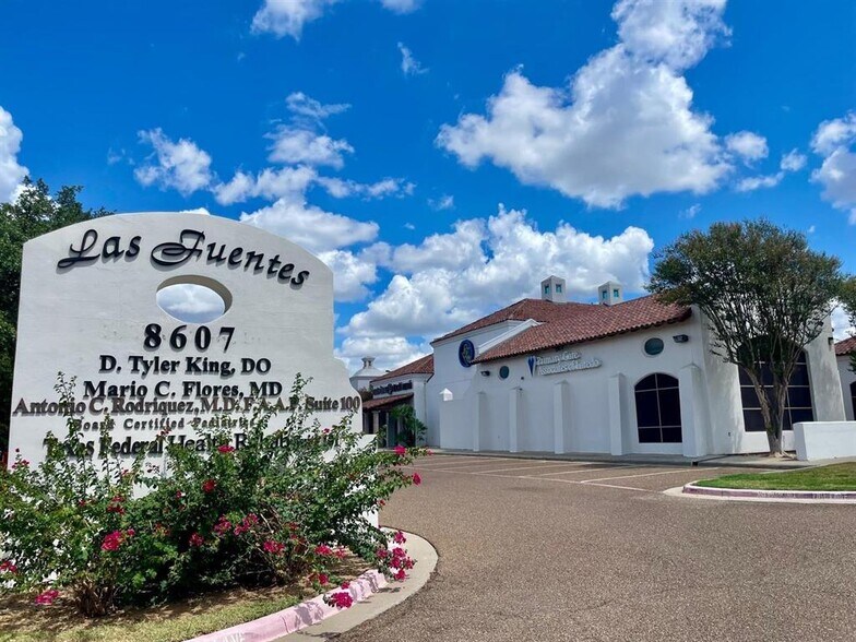More Photos Of 8607 McPherson Rd, Laredo Office For Lease