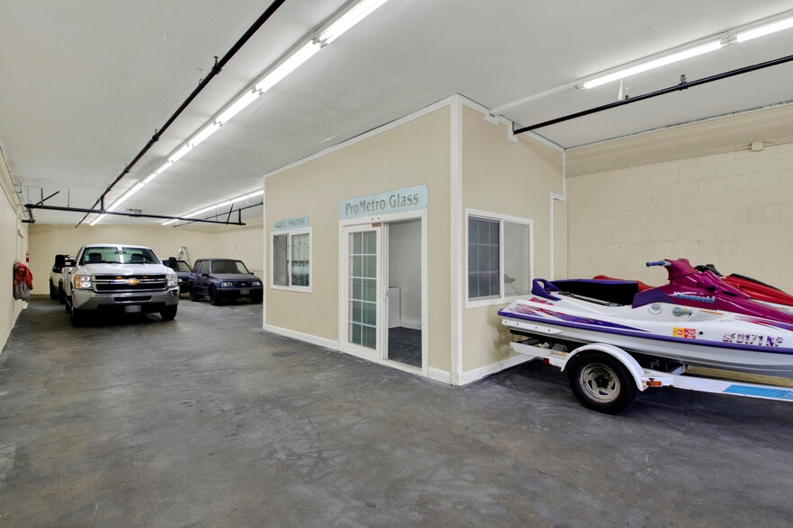 More Photos Of 4821 University Ave, San Diego Auto Repair For Lease