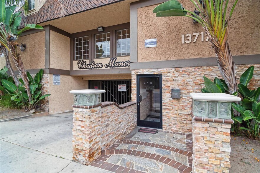 More Photos Of 13717 Chadron Ave, Hawthorne Apartments For Sale