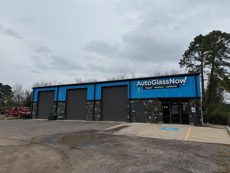 More Photos Of 7216 Highway 271 S, Fort Smith Service For Sale