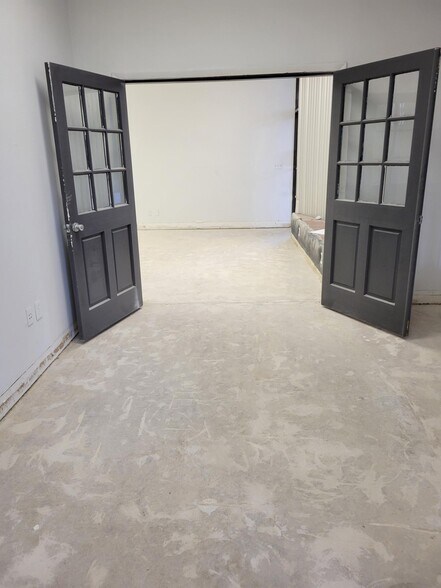 More Photos Of 2811 Tamiami Trl, Port Charlotte Unknown For Lease