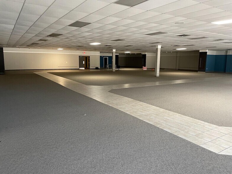 More Photos Of 160 Hampton St, McDonough Freestanding For Sale