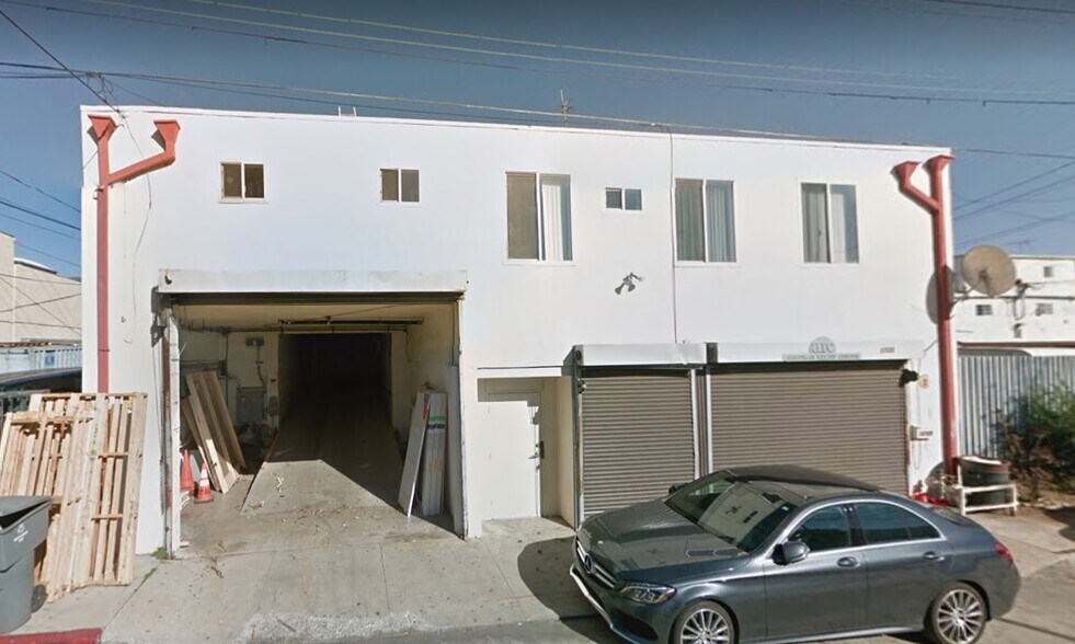Primary Photo Of 1735 Hale St, Glendale Flex For Lease
