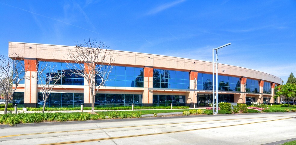 More Photos Of 12898 Towne Center Dr, Cerritos Unknown For Lease