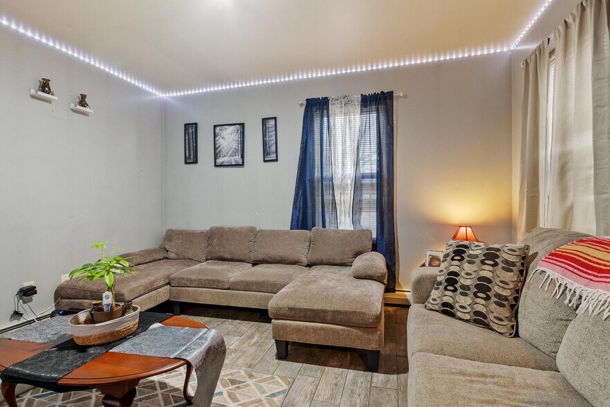 More Photos Of 22 Goddard St, Southbridge Apartments For Sale