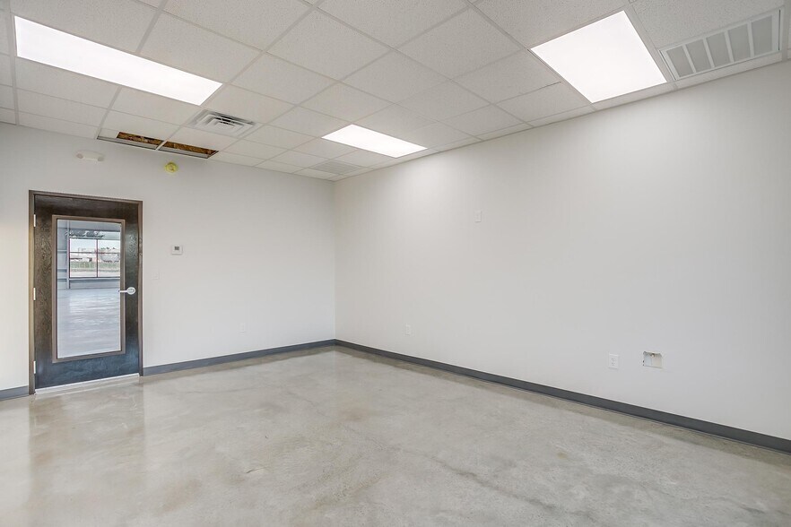 More Photos Of 4939 Fm 920, Weatherford Flex For Sale