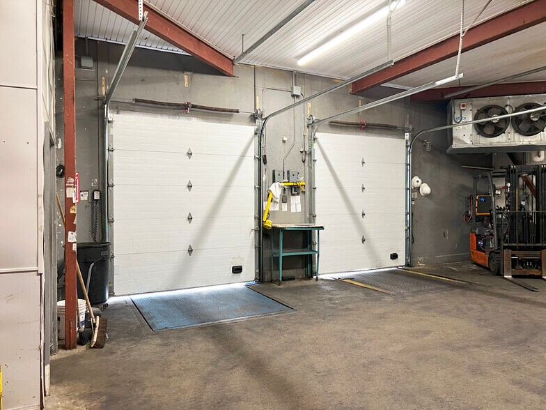 More Photos Of 376 Nash Rd, New Bedford Refrigeration Cold Storage For Lease