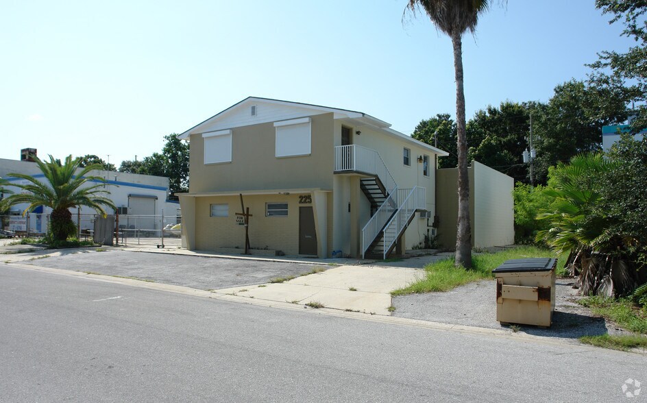 More Photos Of 2254 16th Ave N, Saint Petersburg Mixed Retail For Sale