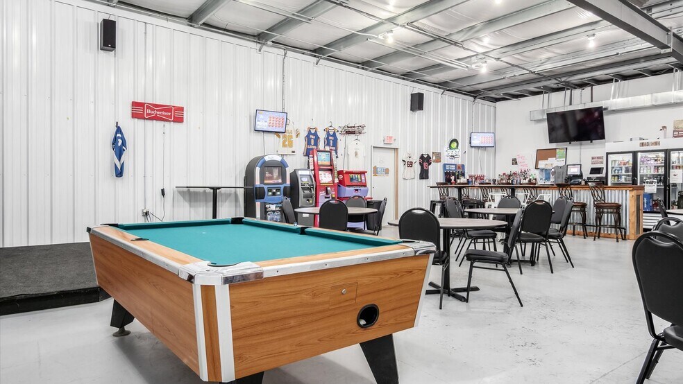 More Photos Of 34 Potters Ln, Roseville Restaurant For Sale