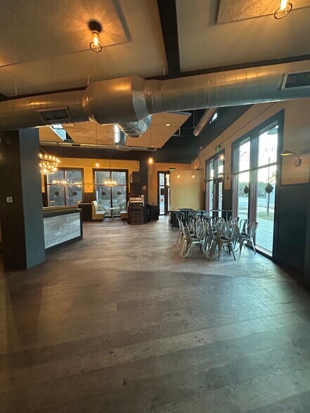 More Photos Of 835 Coleman Blvd, Mount Pleasant General Retail For Lease