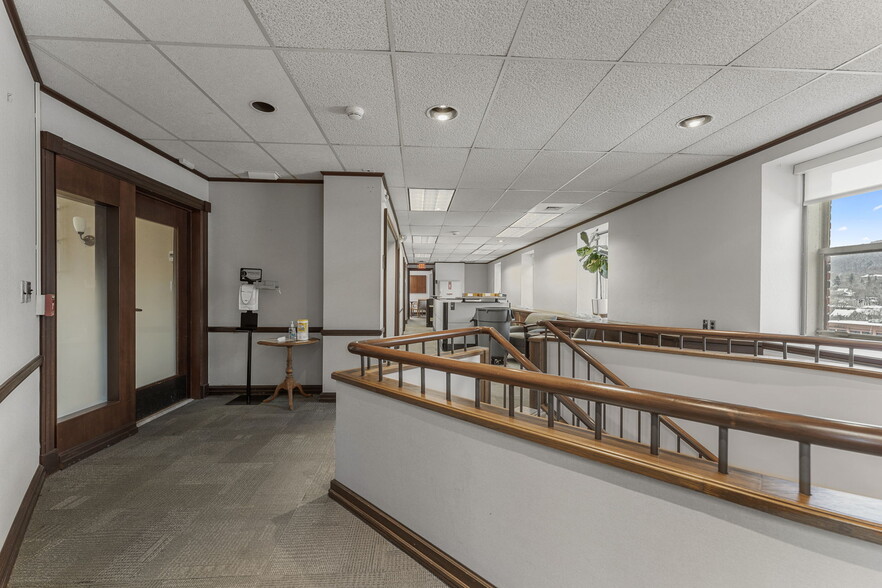 More Photos Of 1 W Market St, Corning Office Residential For Lease