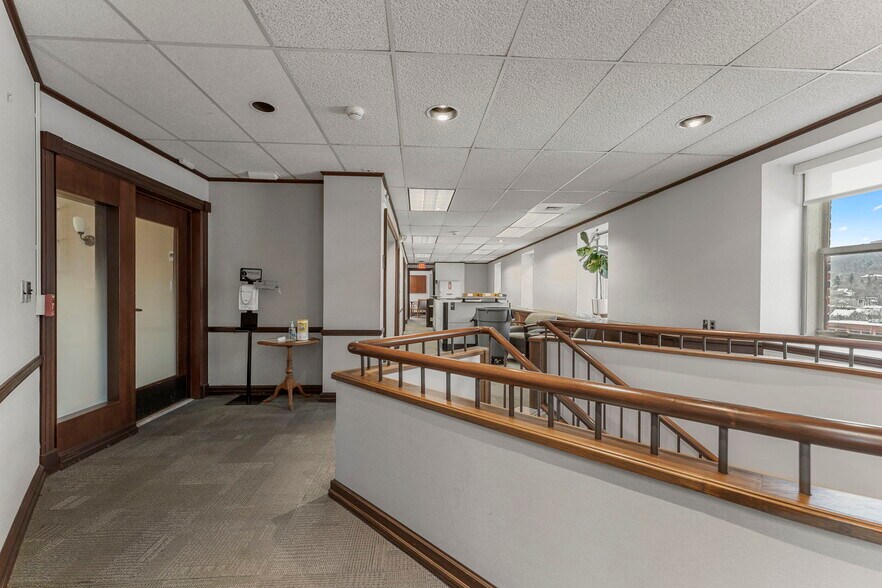 More Photos Of 1 W Market St, Corning Office For Lease