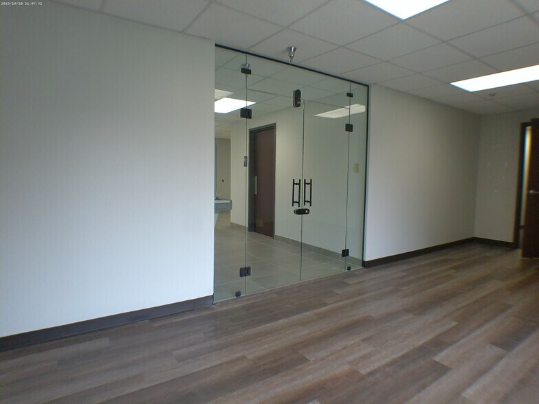 More Photos Of 4040 Red Bluff Rd, Pasadena Office For Lease