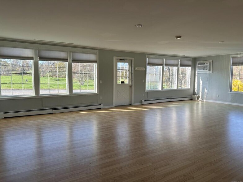 More Photos Of 152-160 Route 171, Woodstock Freestanding For Lease