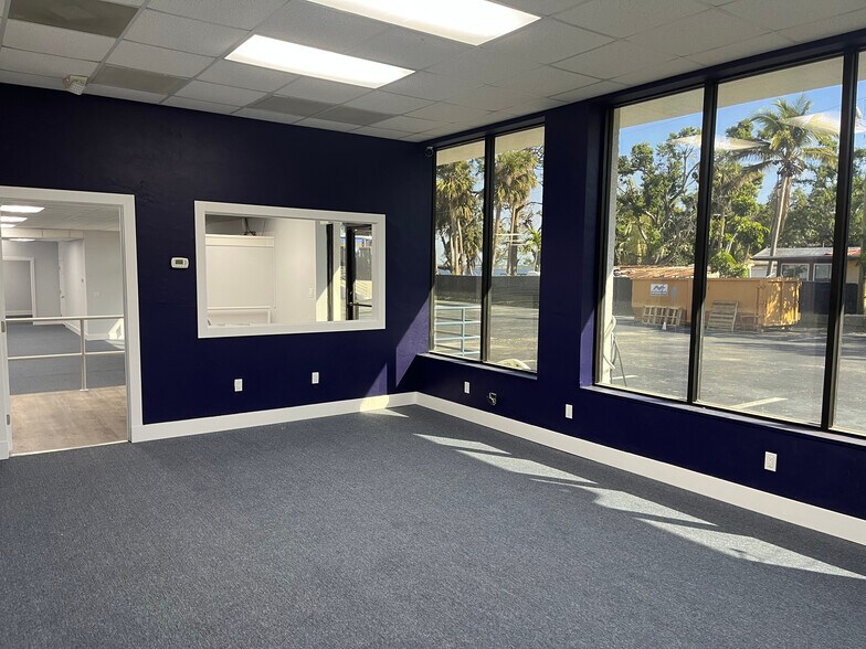 More Photos Of 3120-3131 E Riverside Dr, Fort Myers Flex For Sale