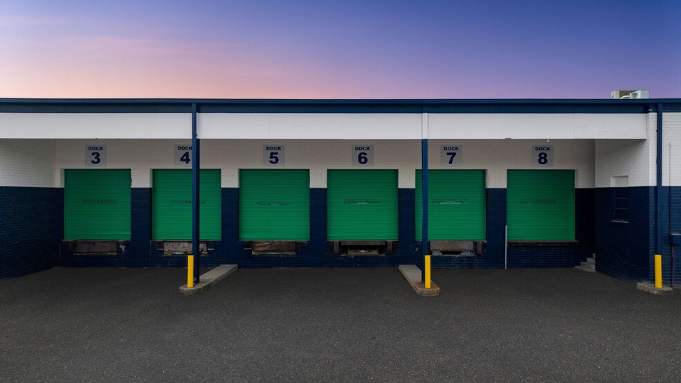 More Photos Of 1700 Marietta Blvd NW, Atlanta Warehouse For Lease