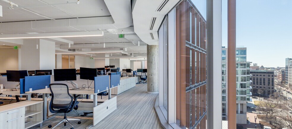 More Photos Of 655 New York Ave NW, Washington Office For Lease