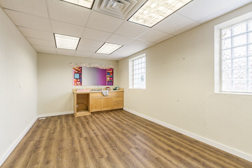 More Photos Of 64 Spencer St, Rochester Loft Creative Space For Sale