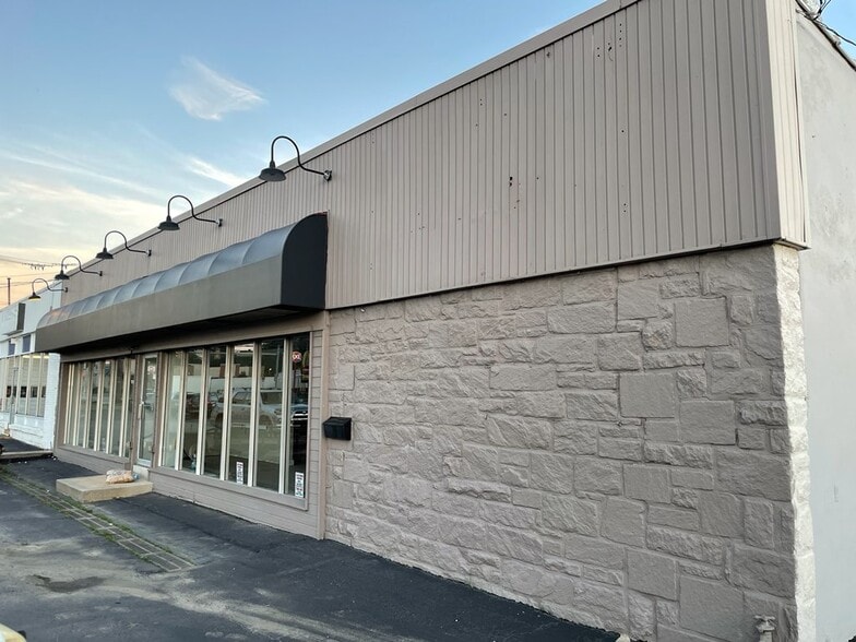 More Photos Of 622 E Gay St, West Chester Storefront Retail Office For Sale