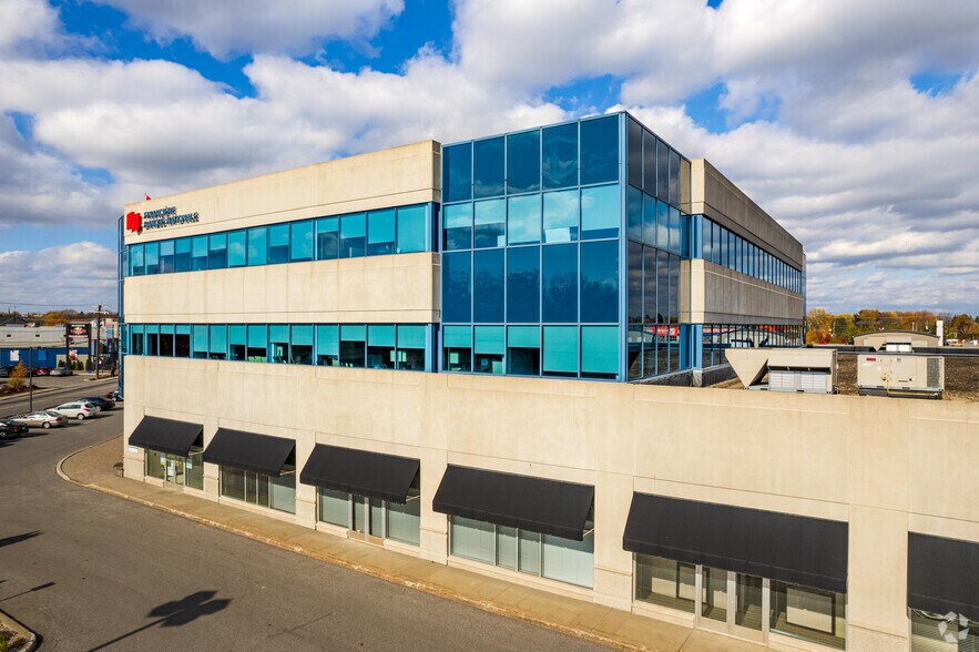 More Photos Of 40 Rue Gauthier S, Joliette Storefront Retail Office For Lease