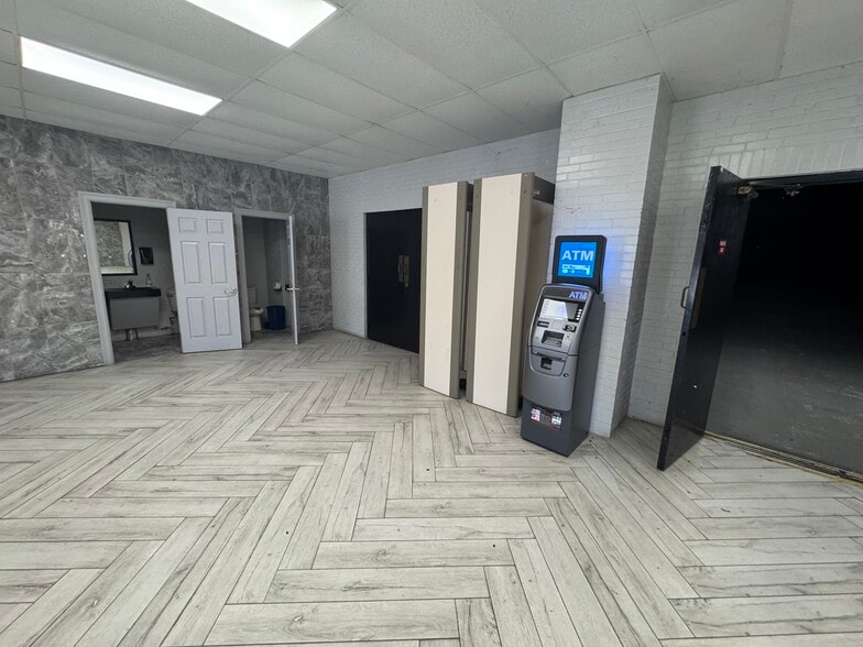 More Photos Of 10408 State Highway 64 E, Tyler Theater Concert Hall For Sale