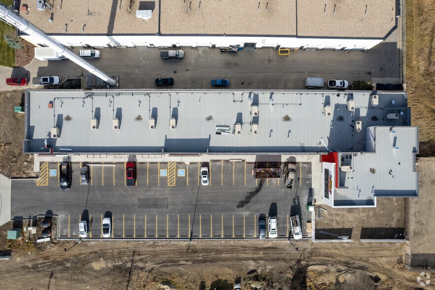 More Photos Of 2974 Main St SE, Airdrie General Retail For Lease