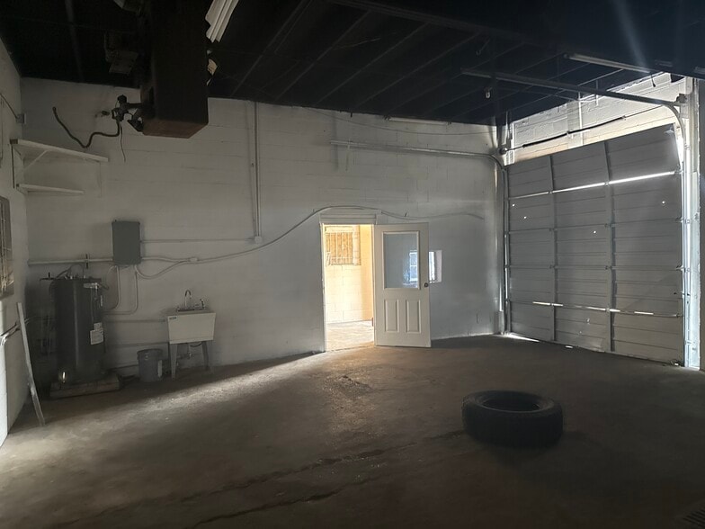 More Photos Of 5705 Wellesley Ave, Fort Worth Freestanding For Sale