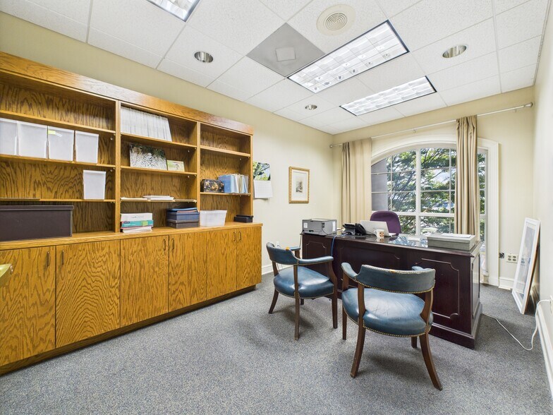 More Photos Of 201 E Dr Hicks Blvd, Florence Medical For Sale