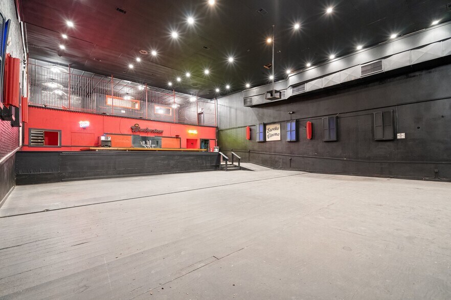 More Photos Of 98 Eureka St, Batesville Movie Theatre For Sale