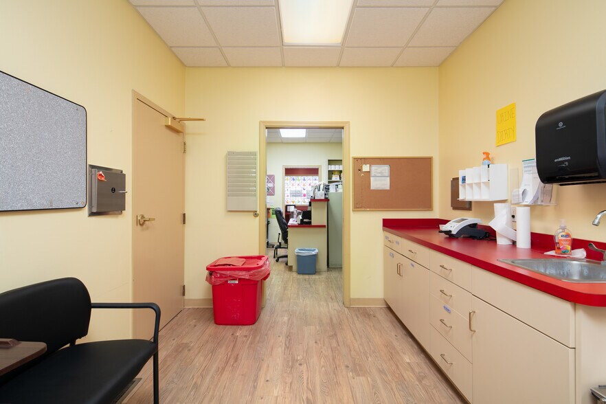 More Photos Of 2570 Bypass Rd, Winchester Medical For Sale