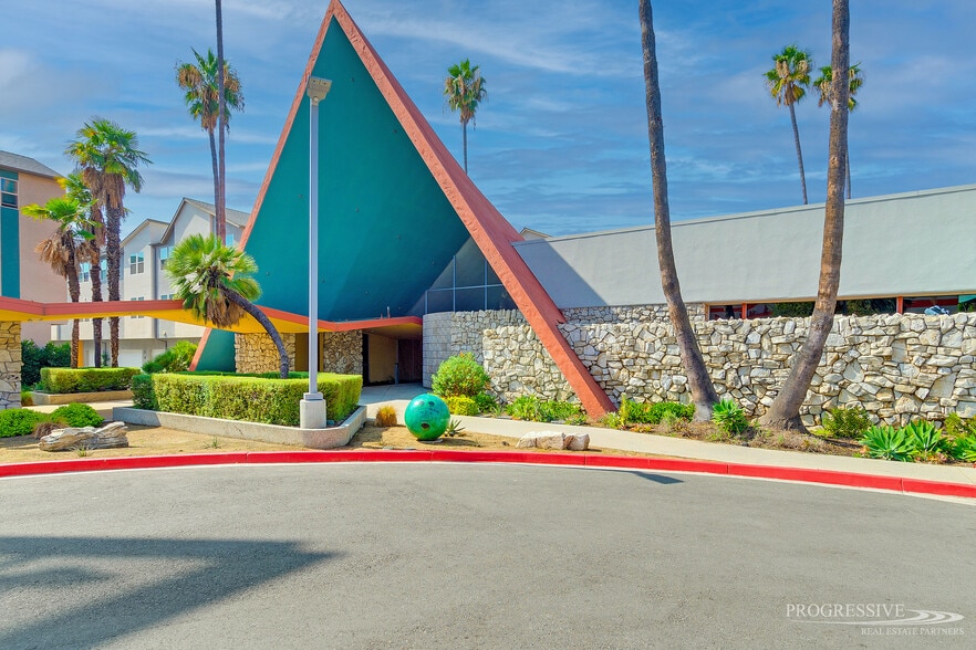 More Photos Of 1060 W San Bernardino Rd, Covina Storefront Retail Office For Sale