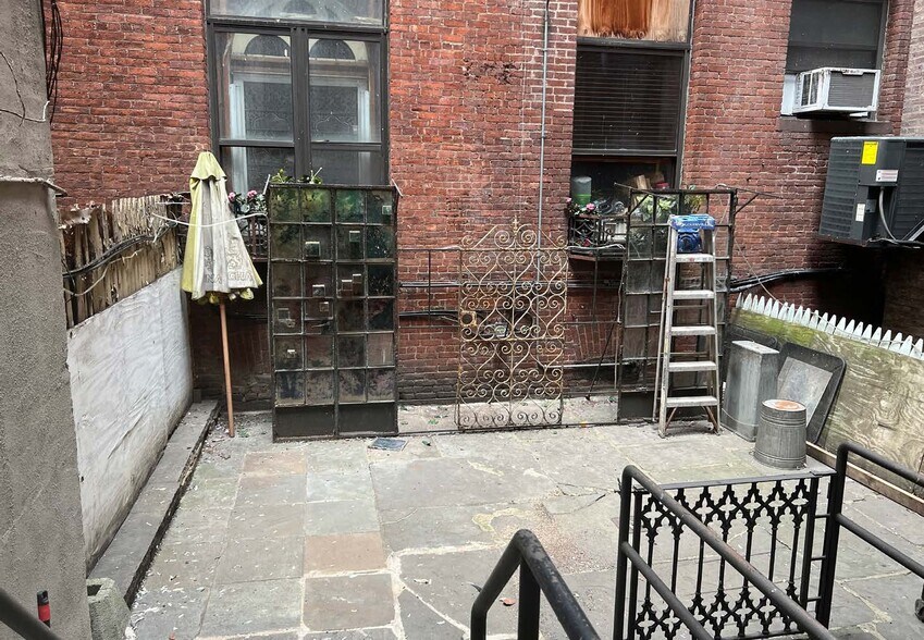 More Photos Of 171 Third Ave, New York Storefront Retail Residential For Lease