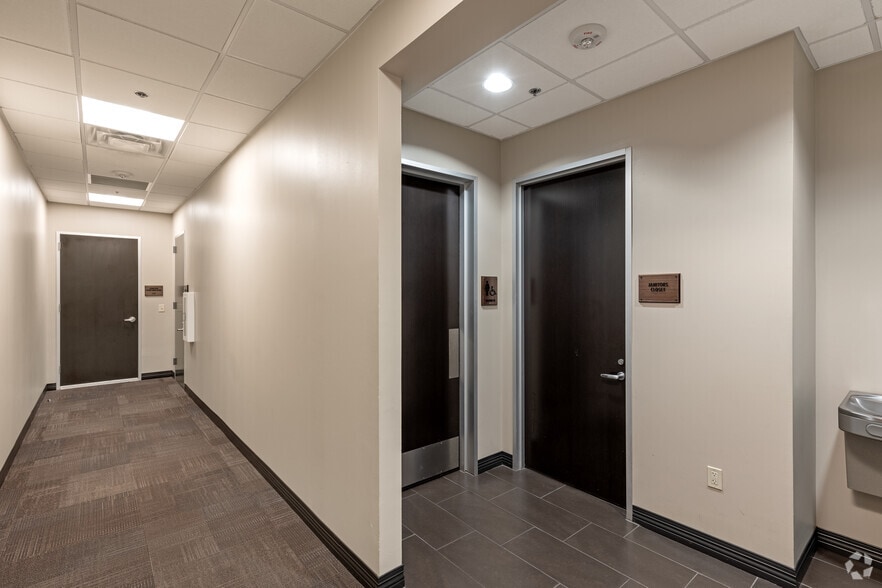 More Photos Of 818 Knights Cross Dr, San Antonio Medical For Lease