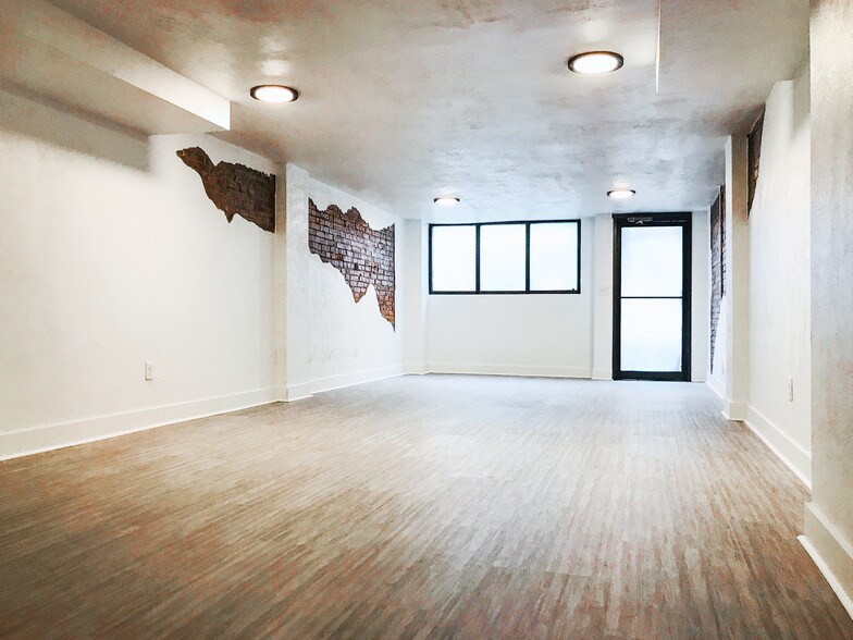 More Photos Of 600-604 E Warrington Ave, Pittsburgh Storefront Retail Office For Lease