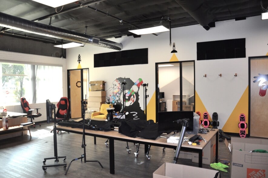 More Photos Of 10741 Walker St, Cypress Warehouse For Lease