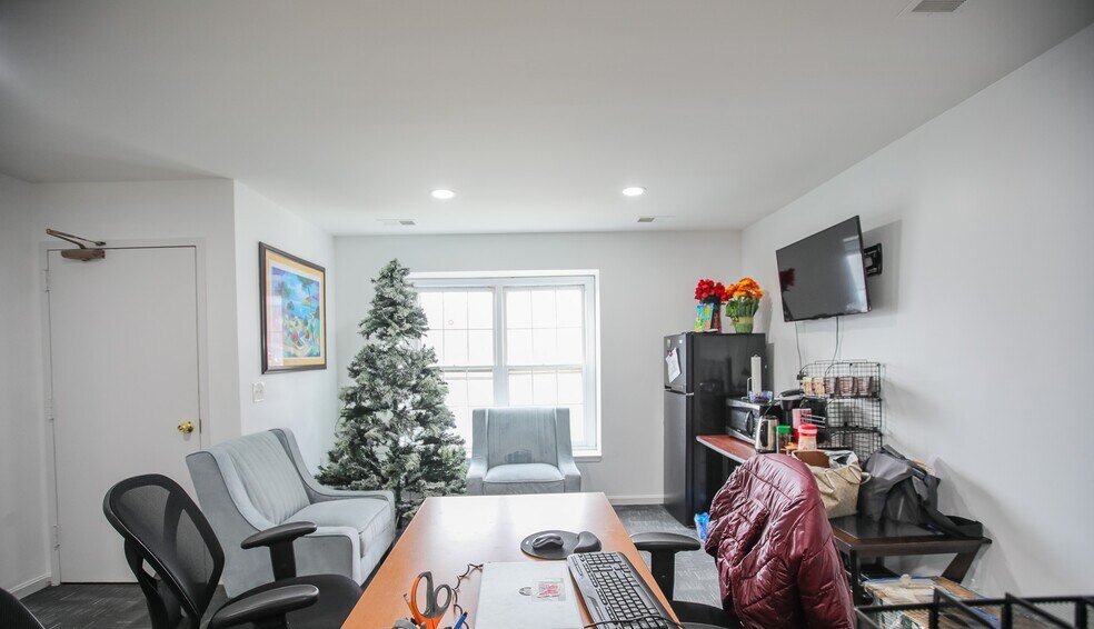 More Photos Of , Rockville Office For Sale