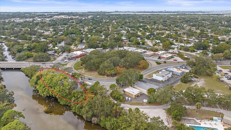 More Photos Of 3205 Southgate Cir, Sarasota Office For Sale
