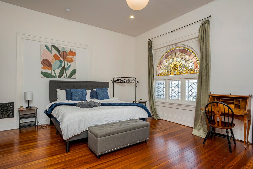 More Photos Of 199 E Loudon Ave, Lexington Office Residential For Sale