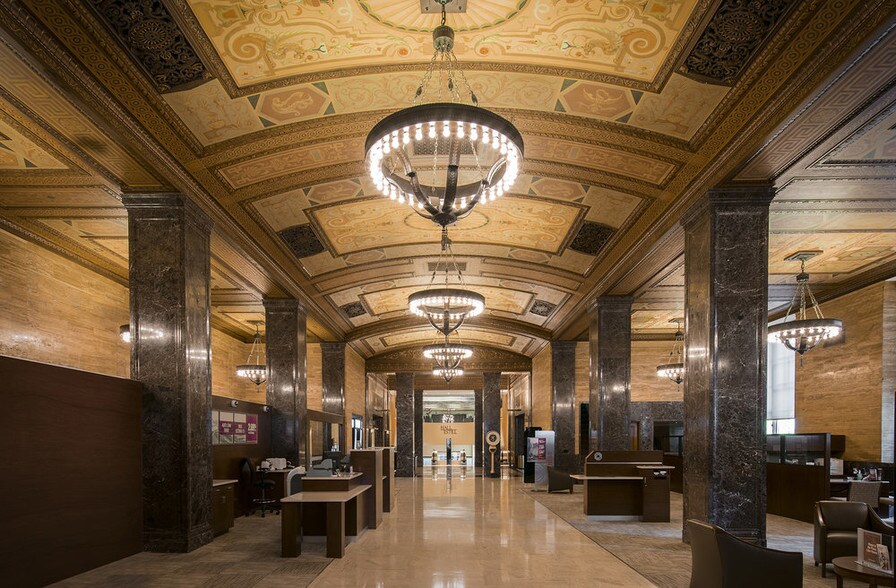 More Photos Of 320 S Boston Ave, Tulsa Office For Sale