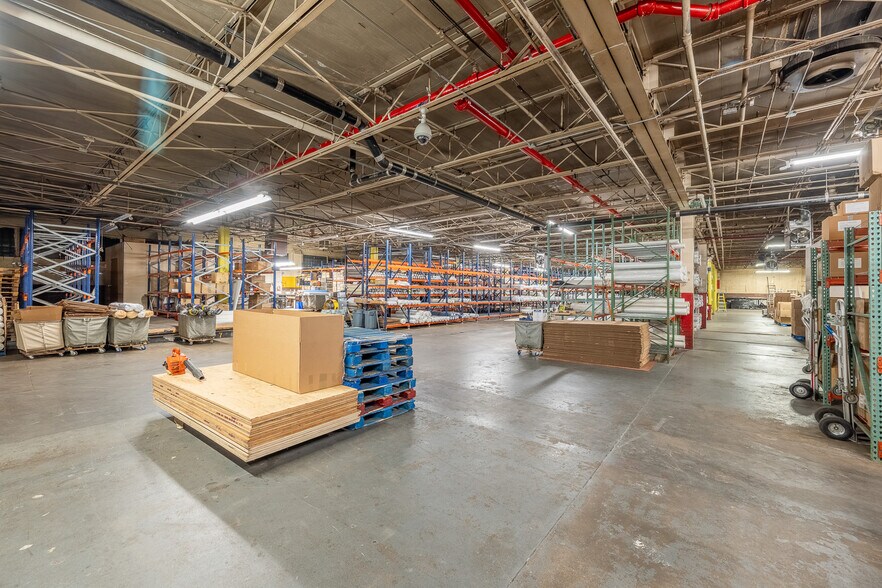 More Photos Of 8950 127th St, Richmond Hill Warehouse For Sale