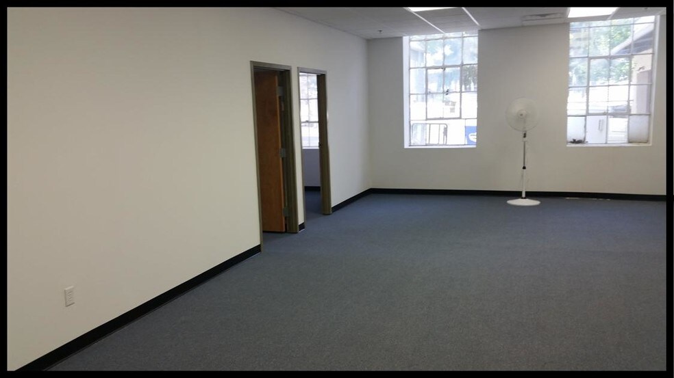 More Photos Of 331-333 1st St, Carlstadt Warehouse For Lease