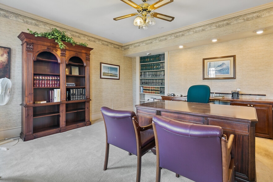 More Photos Of 127 S Cool Spring St, Fayetteville Office For Sale