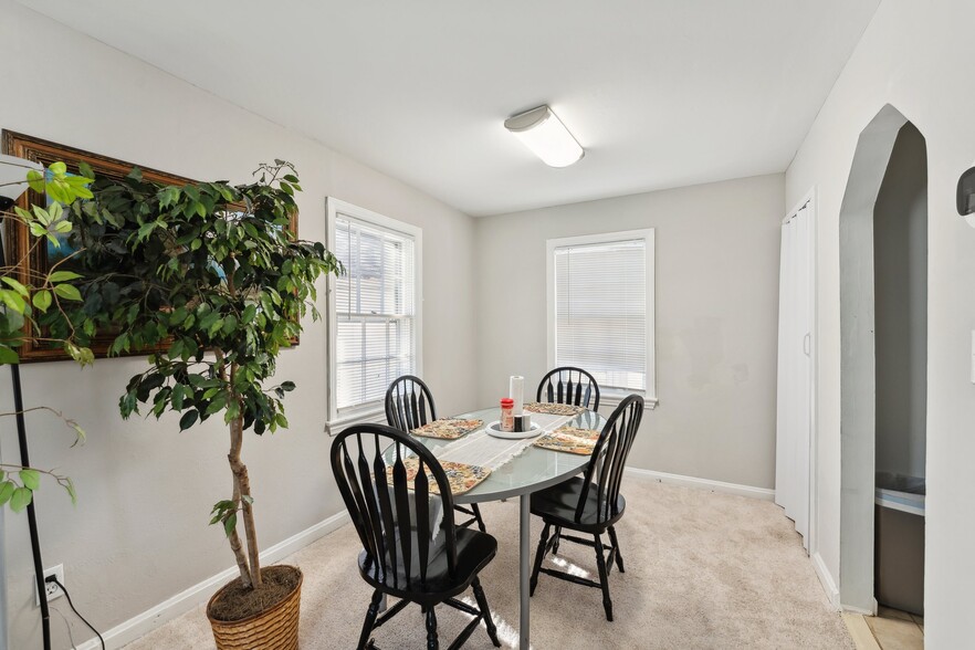 More Photos Of 5730 Biscayne dr, Alexandria Office For Sale