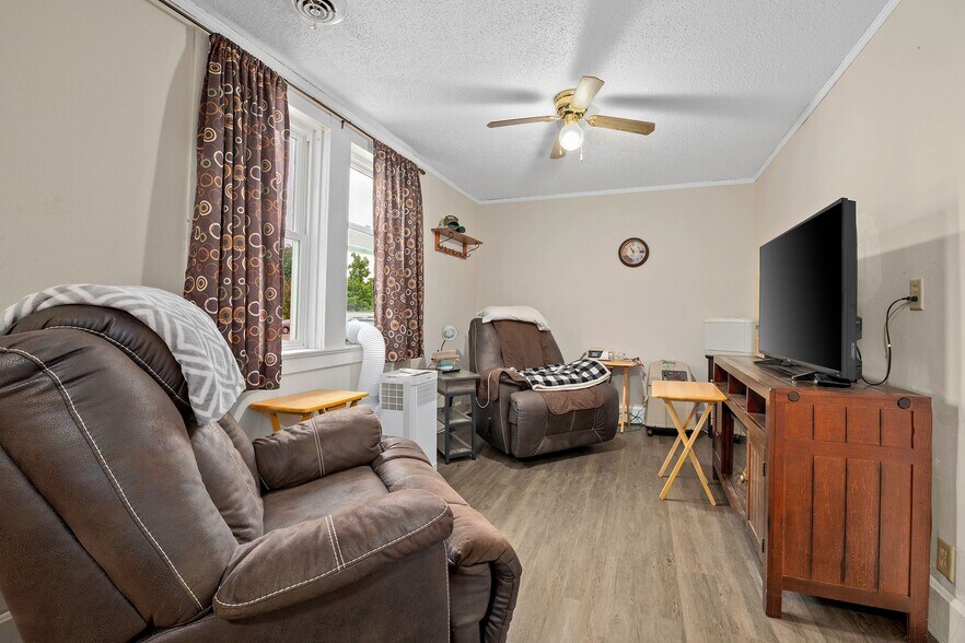 More Photos Of W10595 County Road K, Elcho Restaurant For Sale
