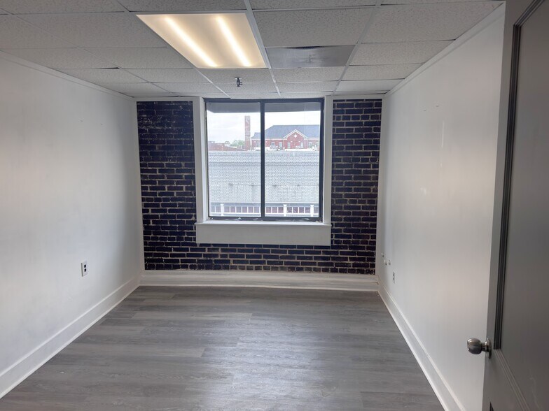 More Photos Of 117 Bradford St NW, Gainesville Office For Lease
