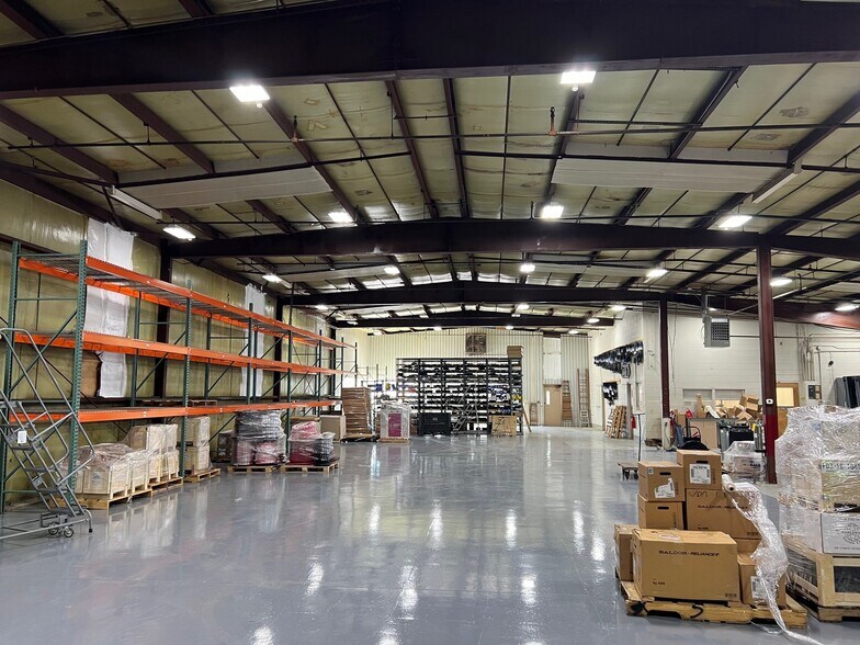 More Photos Of 110 Robinson St, Binghamton Light Distribution For Sale