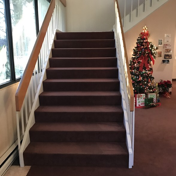 More Photos Of 107 Beaverbrook Rd, Lincoln Park Flex For Lease